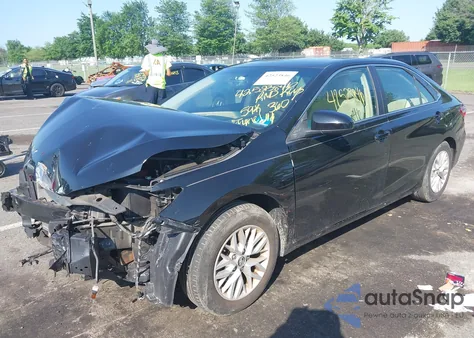 2016 Toyota Camry Le/Xle/Se/Xse z USA, uszkodzony, nr VIN 4T4BF1FK1GR567439